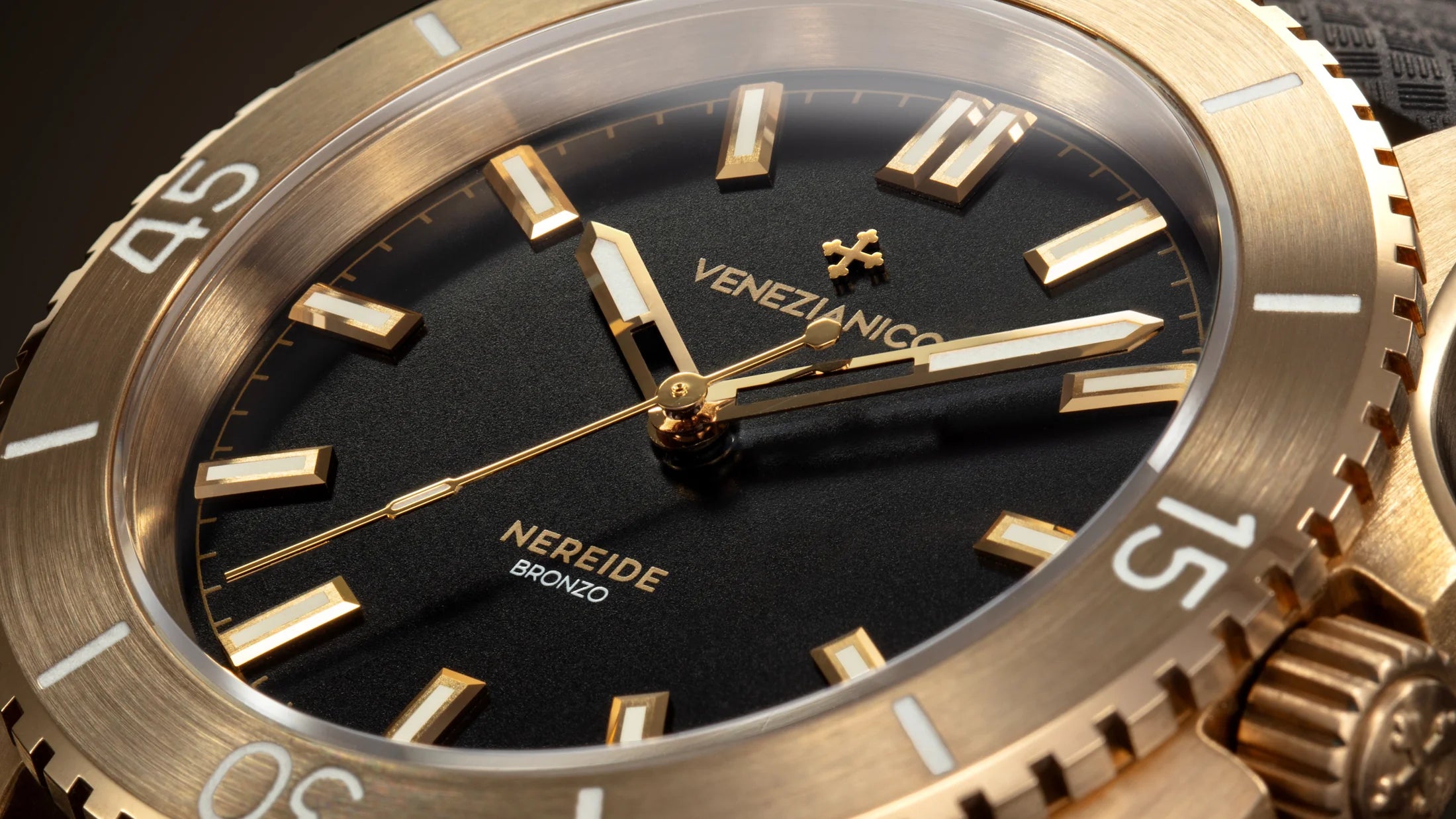 detail dial nereide bronzo 39 black
