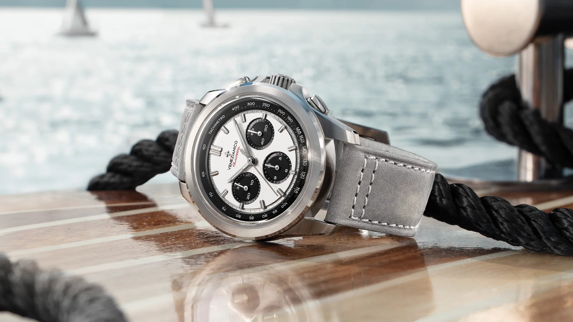 venezianico bucintoro white and black with sea in background