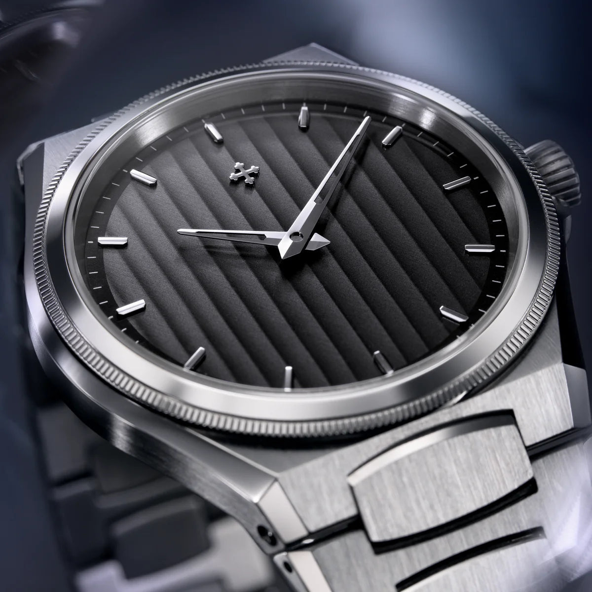 arsenale grey dial with canova concept bracelet