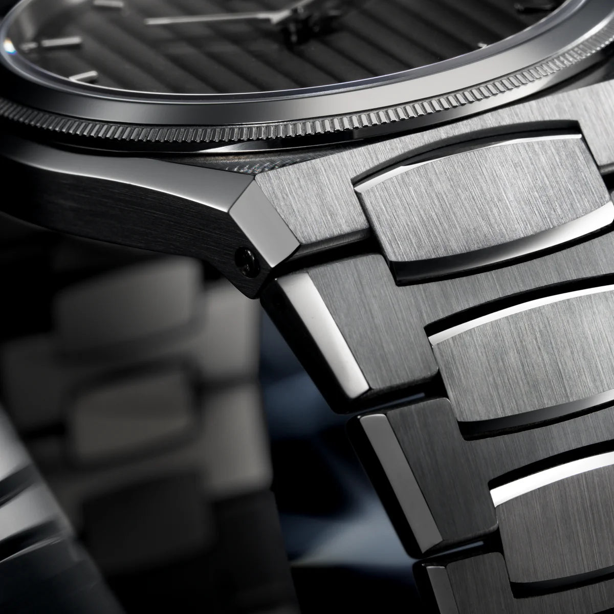 arsenale grey dial with canova concept bracelet