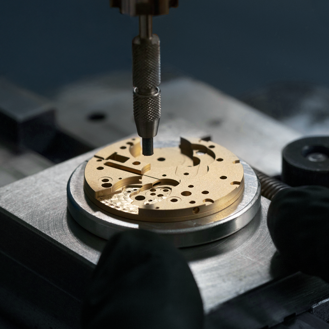 Micro-Perlage Applied to the Mainplate